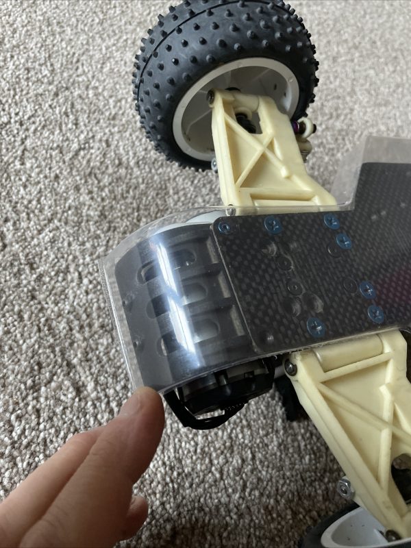 Penguin Custom Bodyshells RC10グラファイトシャーシ用アンダートレイ